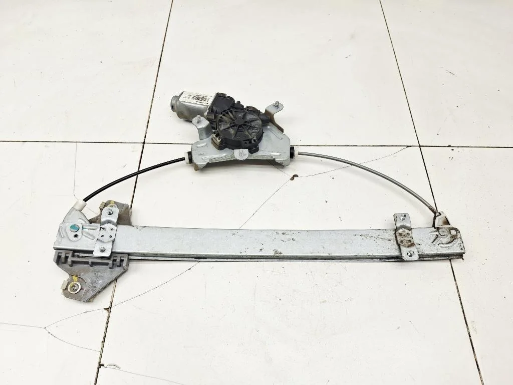 Стеклоподъемник передний левый Hyundai Solaris 1 2016 RB