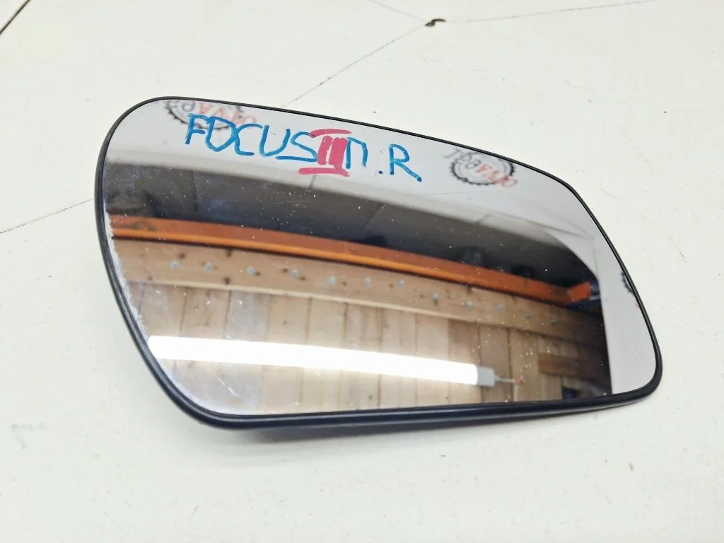 Зеркальный элемент правый Ford Focus 2