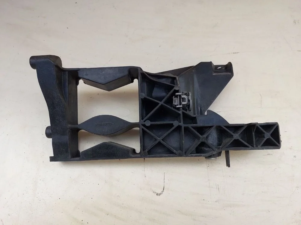 Кронштейн крепления фары Audi A6 C7 (2011—2014)