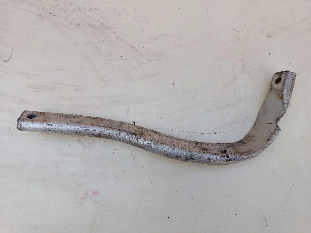 Кронштейн крепления крыла Audi A8 D4 (2010—2014)