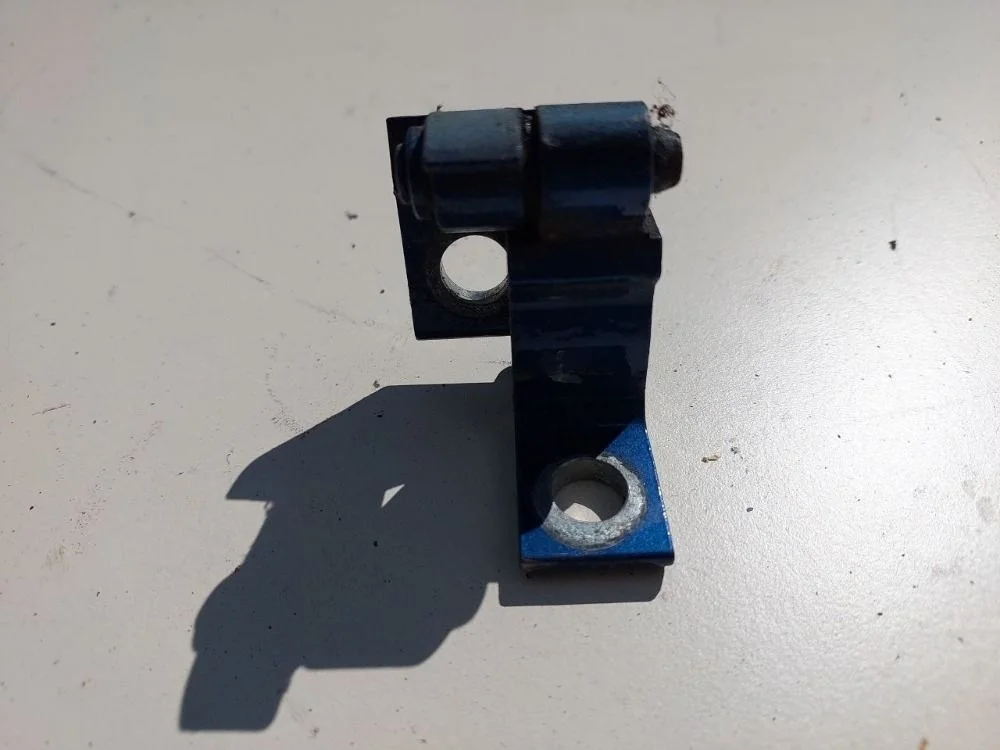 Петля двери Audi A4 B8 (2007—2012)