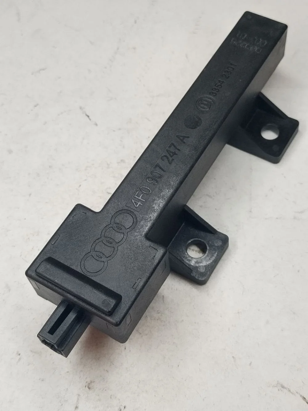 Антенна Audi A6 C6 (2004—2008)