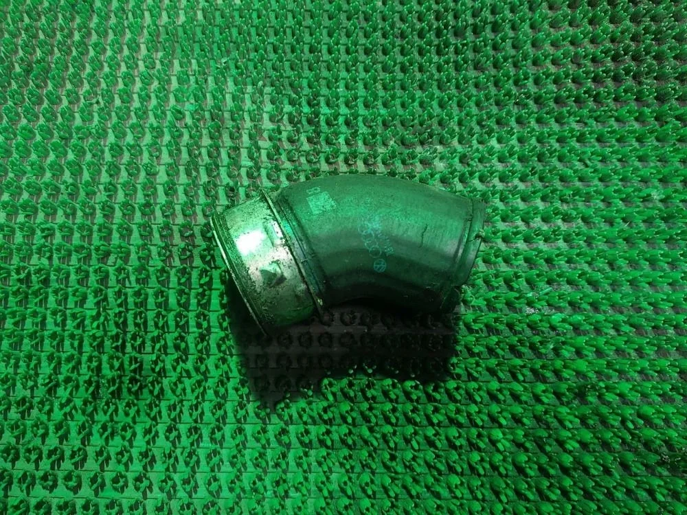 Патрубок интеркулера Audi Q7 4L (2005—2009)