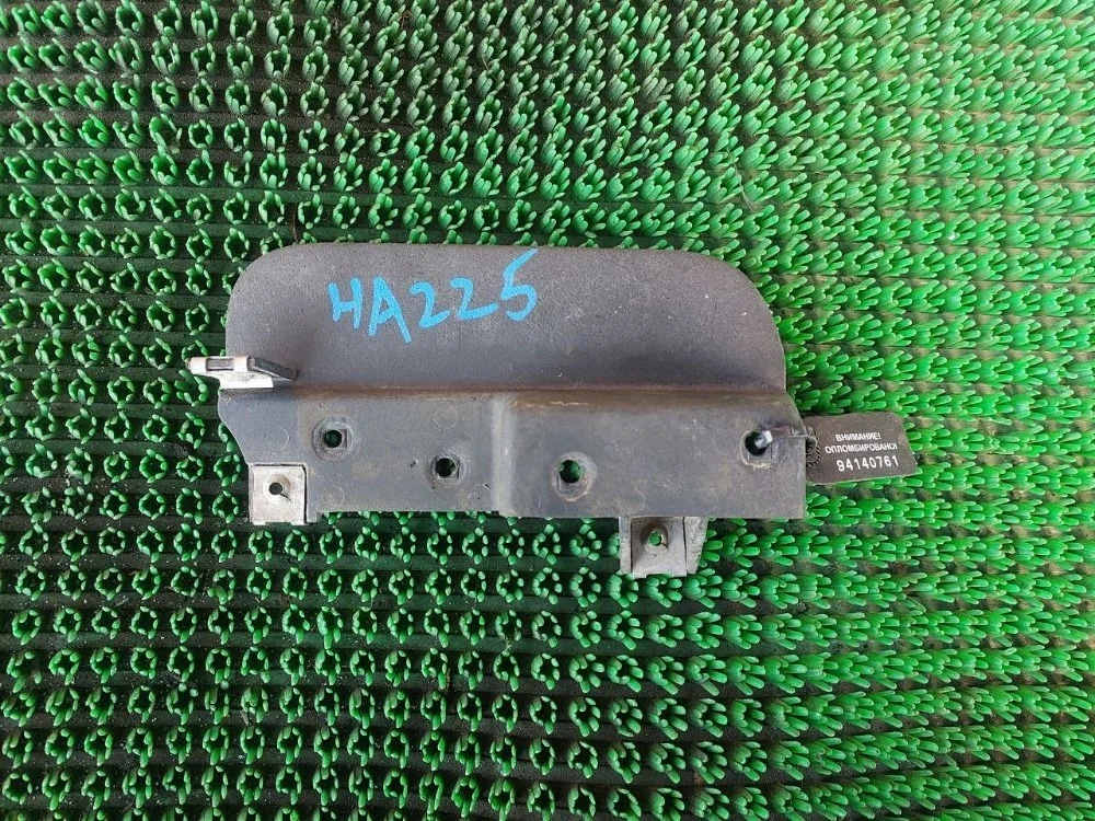 Брызговик Audi A6 C6 (2004—2008)