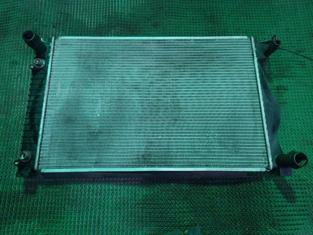 Радиатор основной Audi A6 C6 (2004—2008)