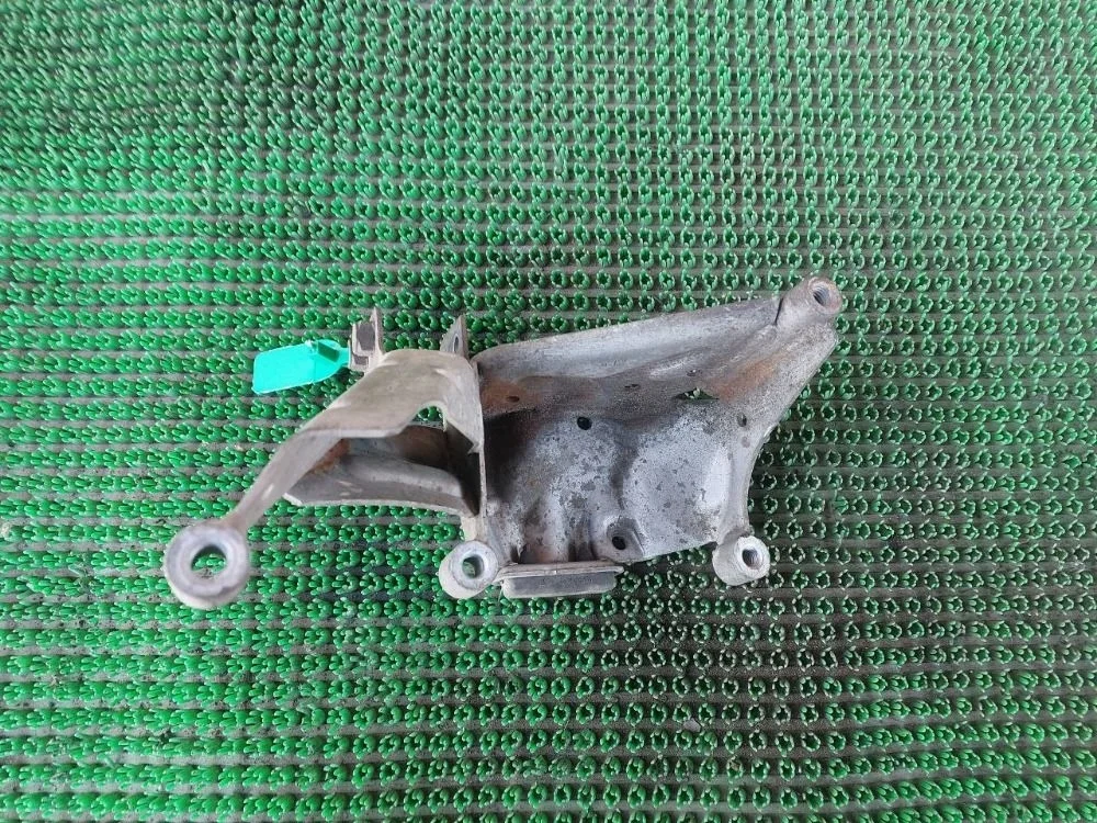 Кронштейн КПП Audi A8 D4 (2010—2014)