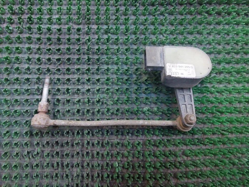 Датчик регулировки дорож. просвета Audi A8 D3 рестайлинг (2005—2007)