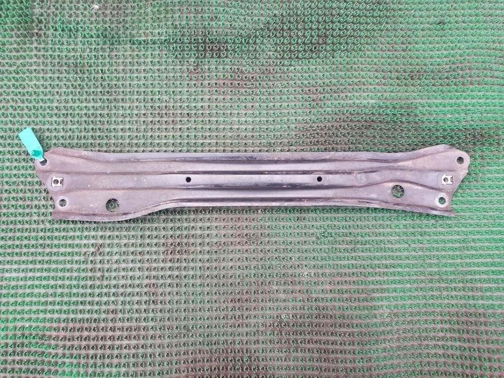 Кронштейн подрамника Audi A6 C6 (2004—2008)