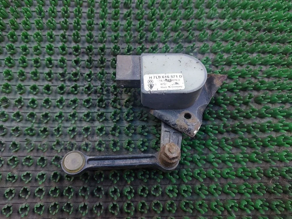 Датчик регулировки дорож. просвета Audi Q7 4L (2005—2009)