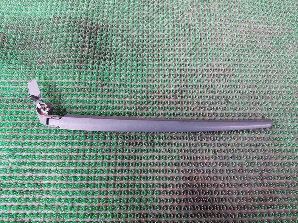 Поводок стеклоочистителя Audi Q7 4L (2005—2009)