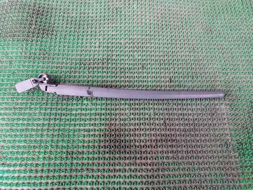 Поводок стеклоочистителя Audi Q7 4L (2005—2009)