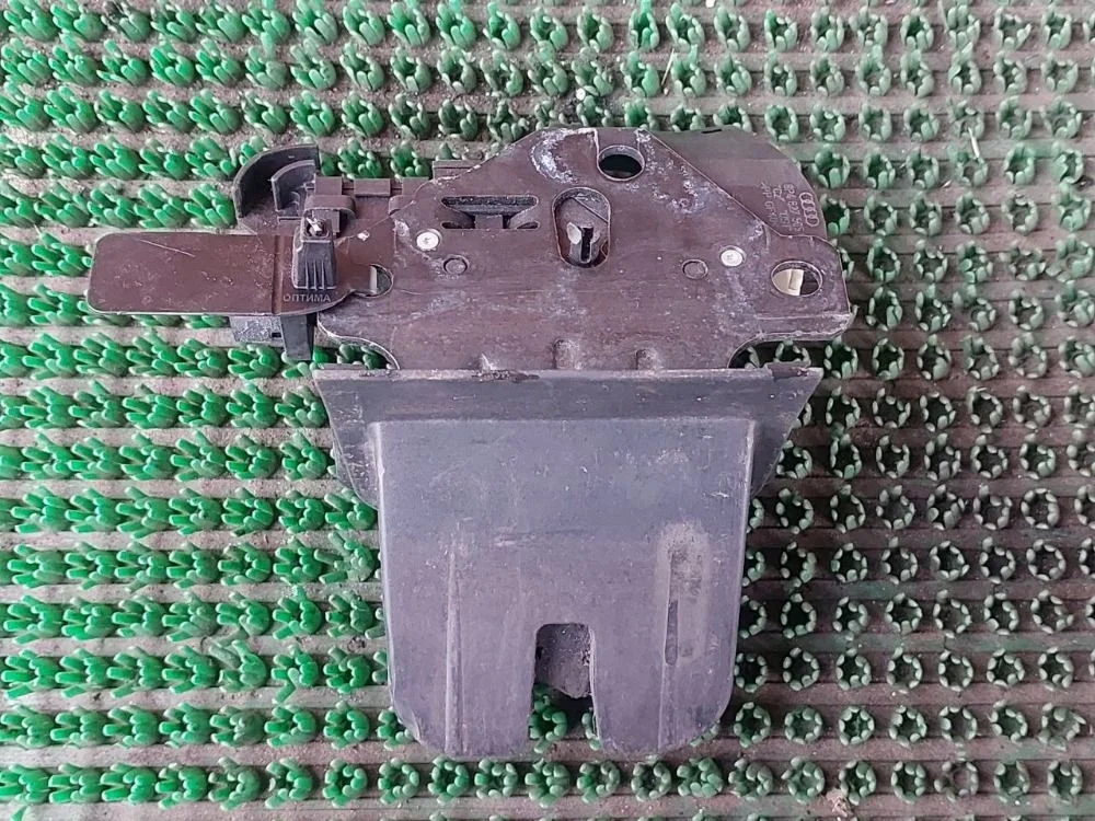 Замок крышки багажника Audi Q7 4L (2005—2009)