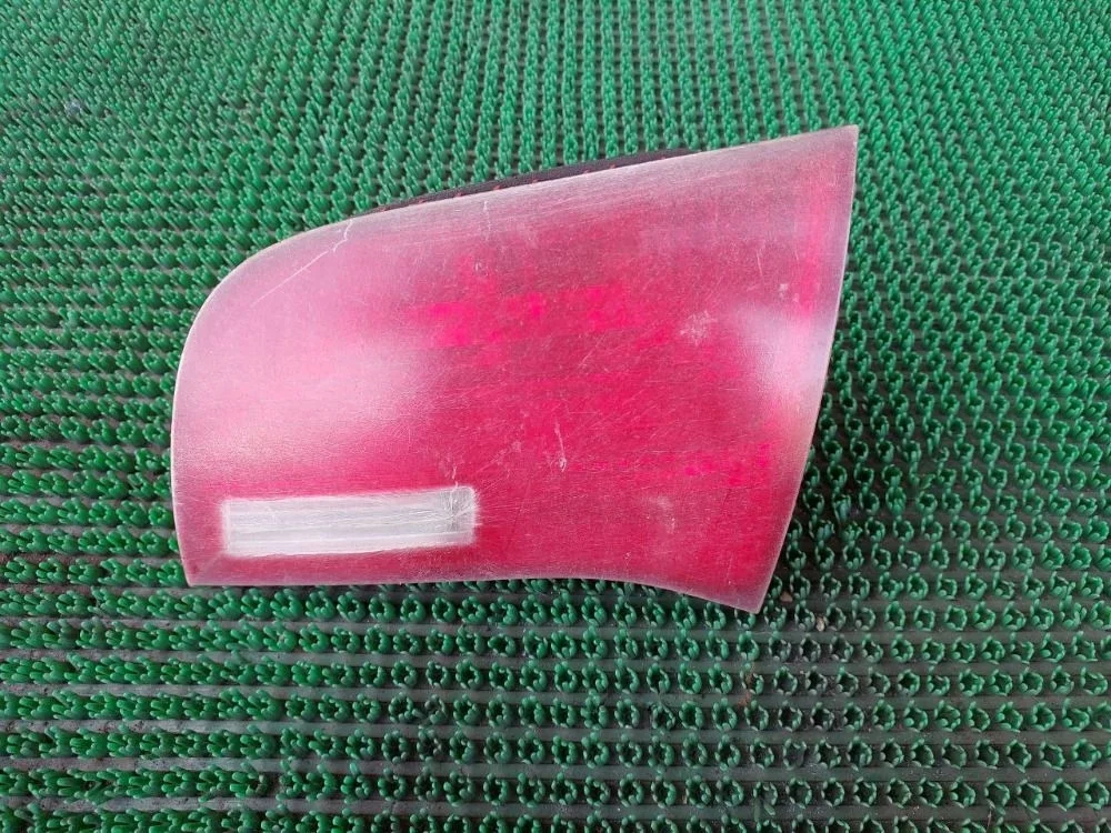 Фонарь задний внутренний правый Audi A6 C6 (2004—2008)