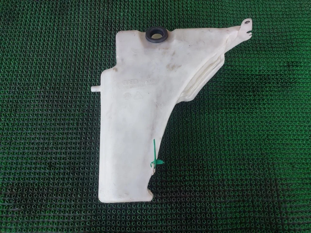 Бачок омывателя лобового стекла Audi A5 I (2007—2011)