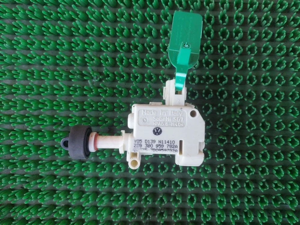 Моторчик люка Audi Q7 4L (2005—2009)