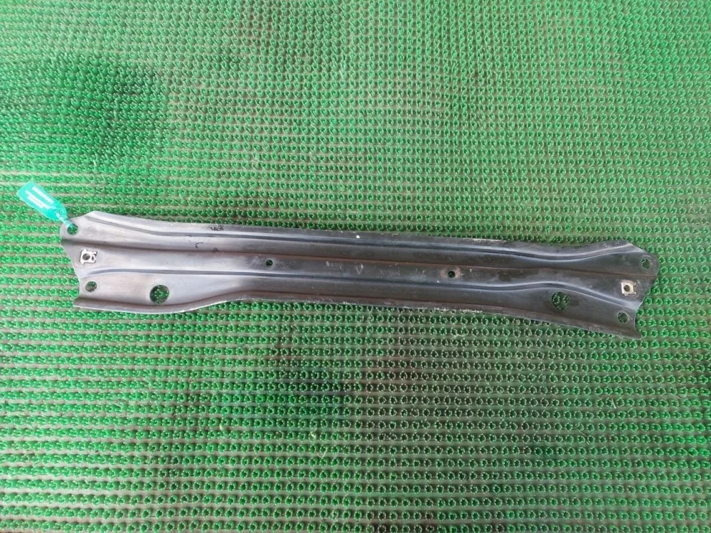 Кронштейн подрамника Audi A6 C6 (2004—2008)