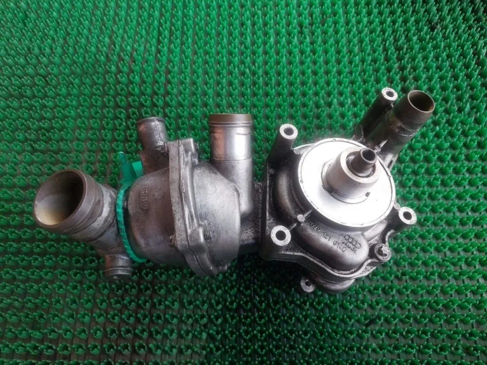 Помпа Audi A6 C6 (2004—2008)