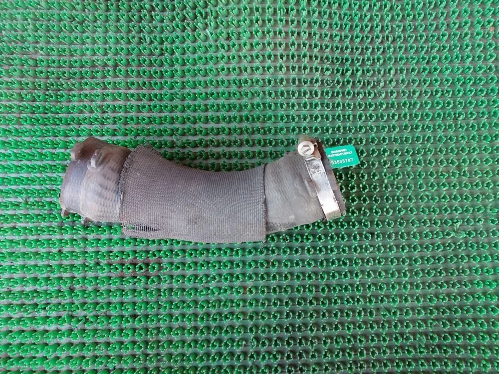 Патрубок интеркулера Audi A6 C6 (2004—2008)