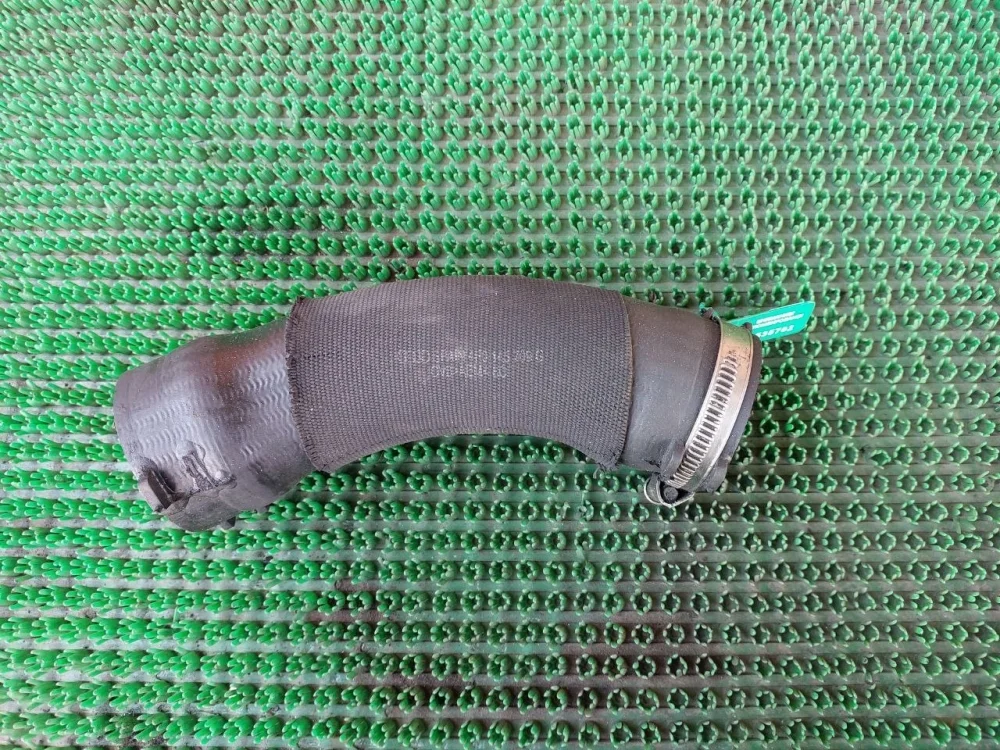 Патрубок интеркулера Audi A6 C6 (2004—2008)