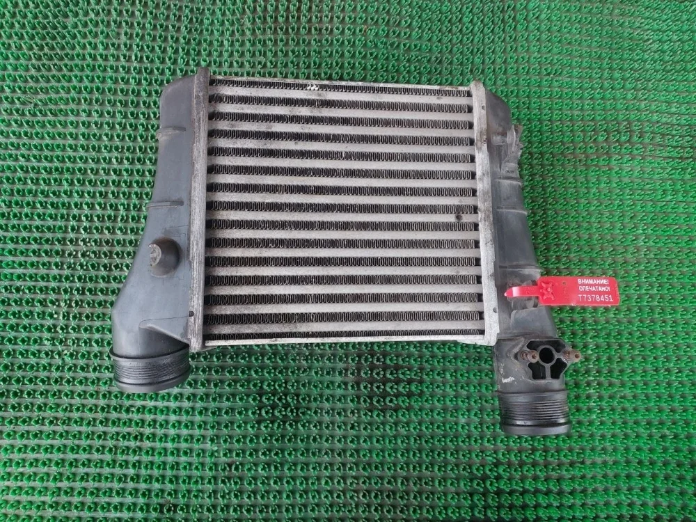 Интеркулер Audi A4 B7 (2004—2009)