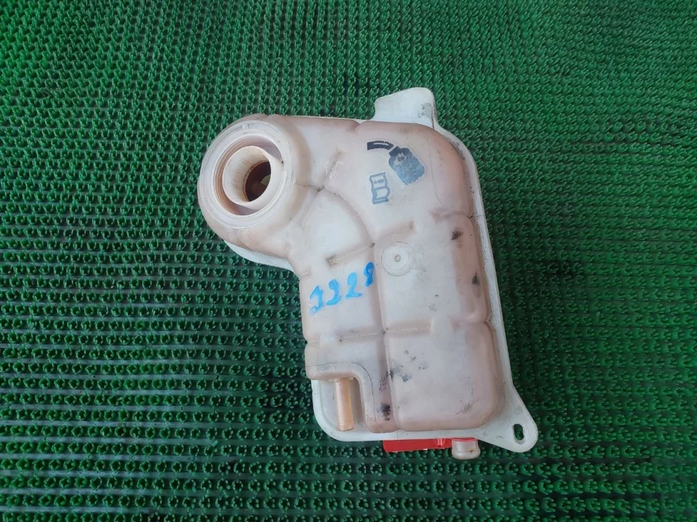 Бачок расширительный Audi A4 B7 (2004—2009)