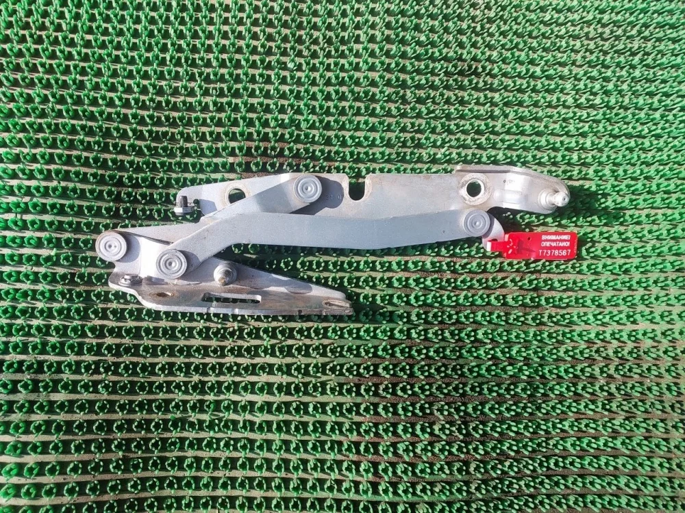 Петля крышки багажника Audi A4 B7 (2004—2009)