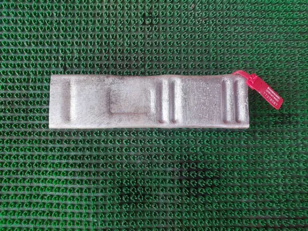 Кронштейн усилителя переднего бампера Audi A4 B7 (2004—2009)