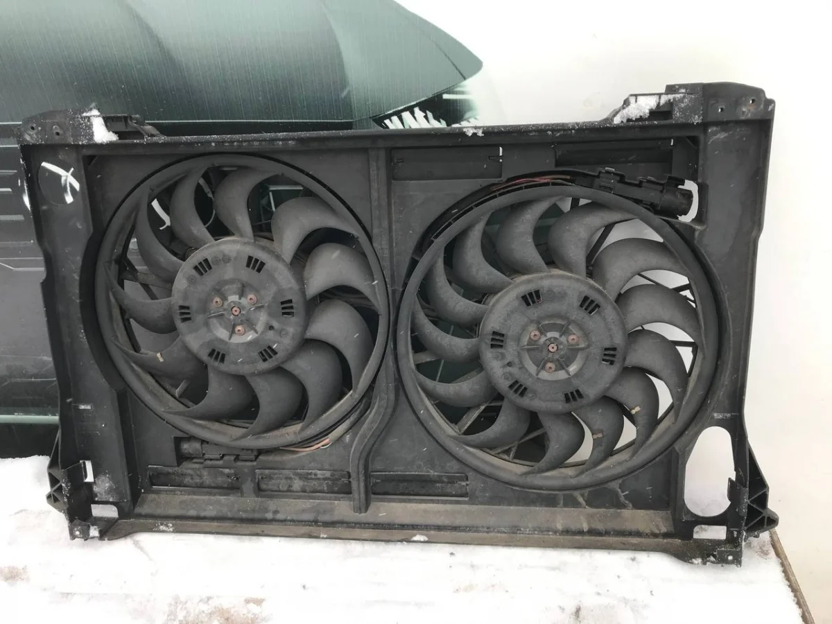 Диффузор вентилятора Audi A8 D3 рестайлинг (2005—2007)