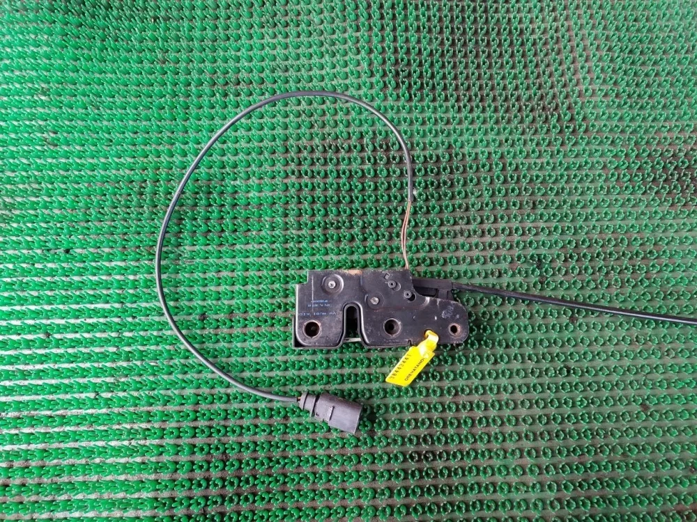 Замок капота Audi A3 8P рестайлинг 2 (2008—2013)