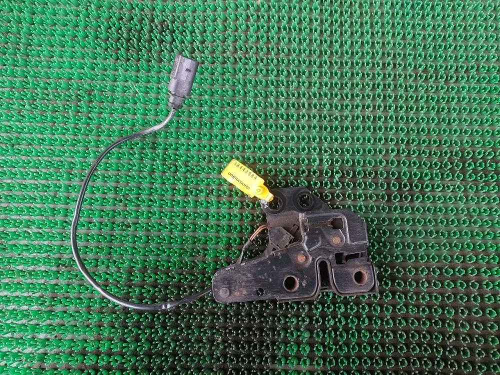 Замок капота Audi A6 C6 (2004—2008)