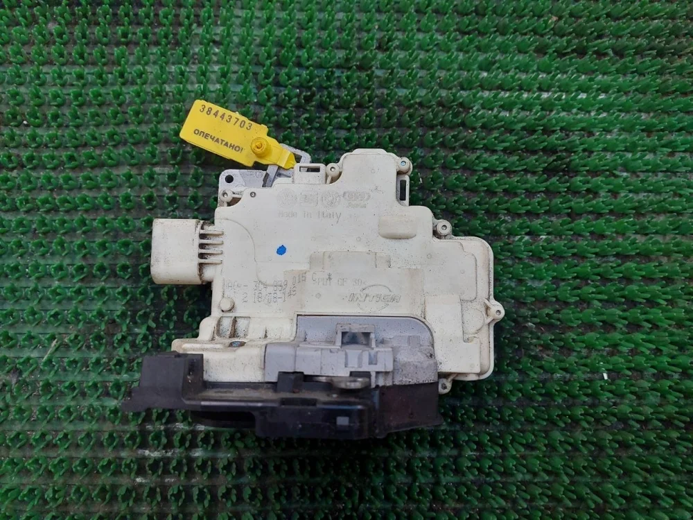 Замок двери задней левой Audi Q7 4L (2005—2009)