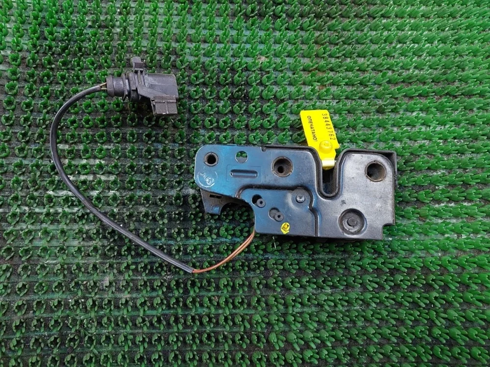 Замок капота Audi Q7 4L (2005—2009)