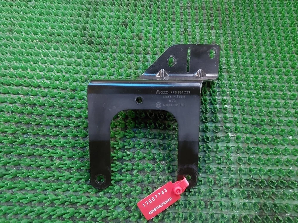 Кронштейн Audi A6 C6 (2004—2008)