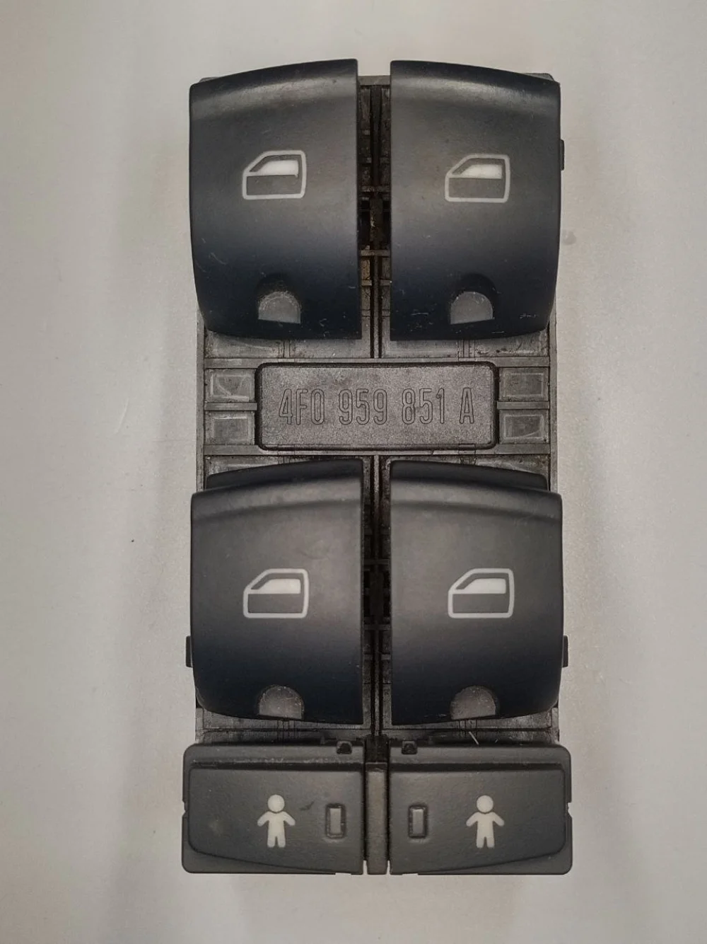 Блок управления стеклоподъемниками Audi A6 C6 (2004—2008)