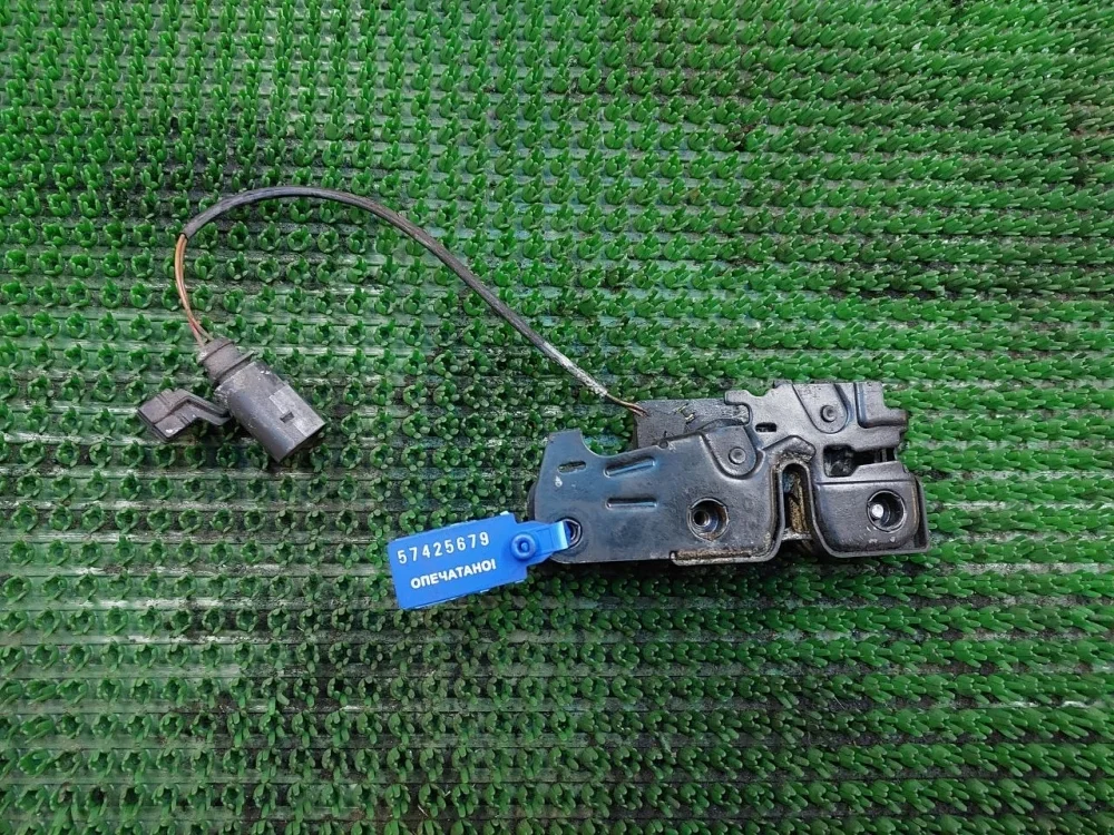 Замок капота Audi Q7 4L (2005—2009)