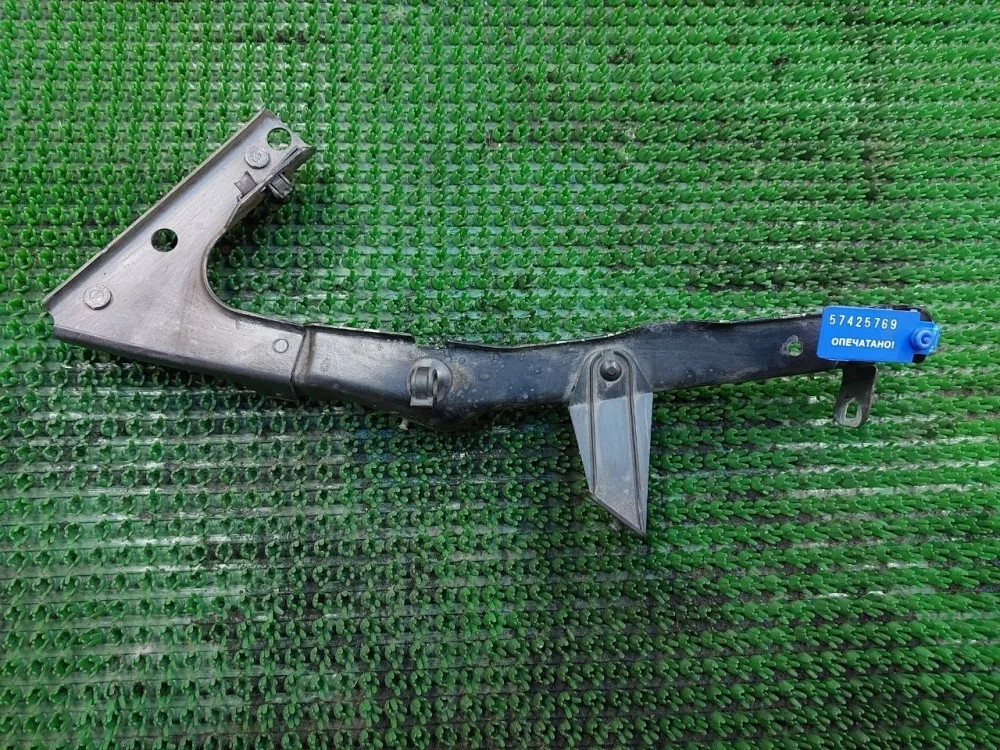 Кронштейн крепления крыла Audi A5 I (2007—2011)