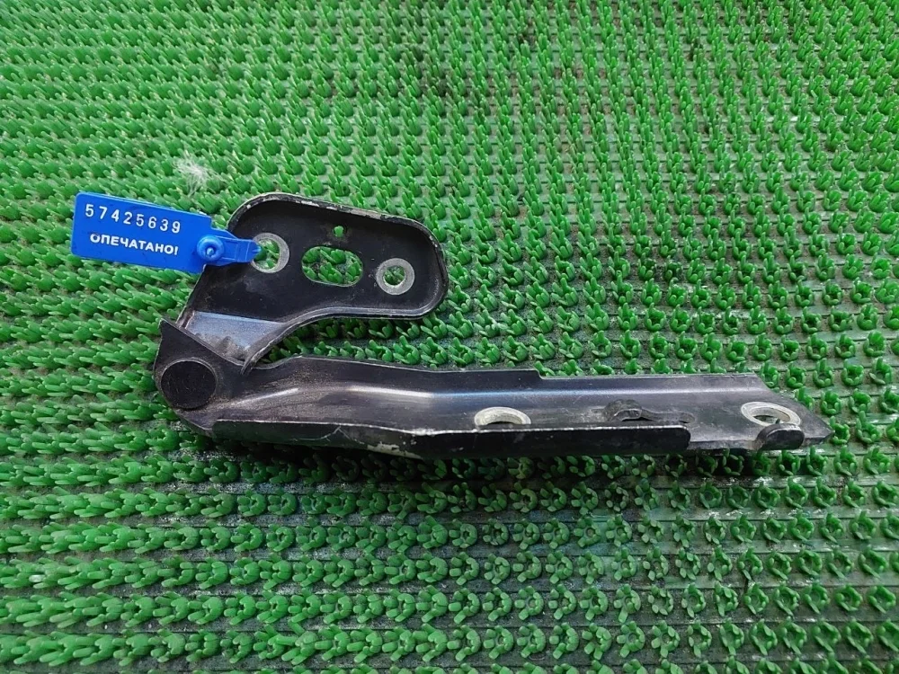 Петля капота Audi A6 C6 (2004—2008)