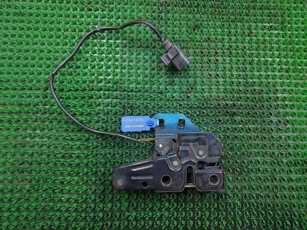 Замок капота Audi A6 C6 (2004—2008)