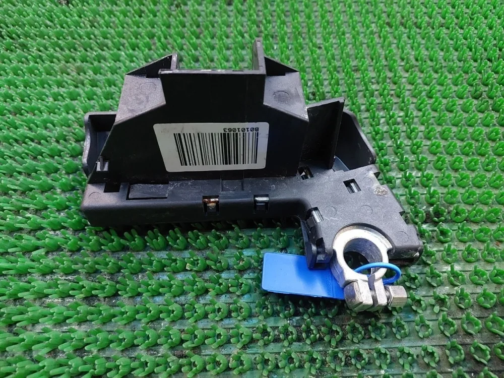 Пиропатрон Audi A4 B8 (2007—2012)