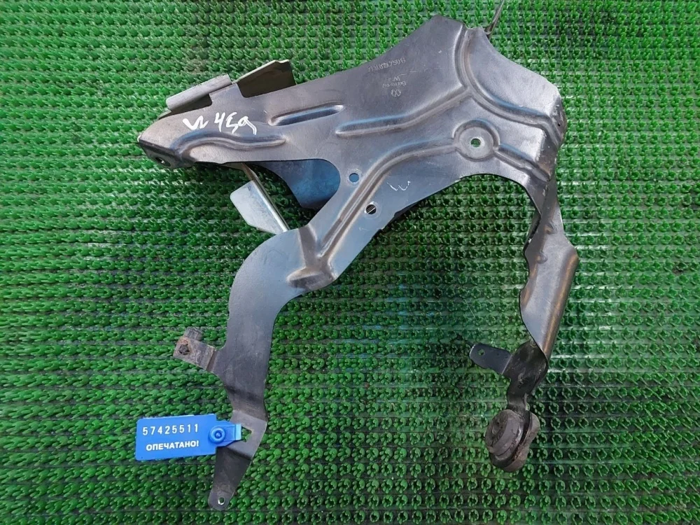 Кронштейн Audi Q7 4L (2005—2009)