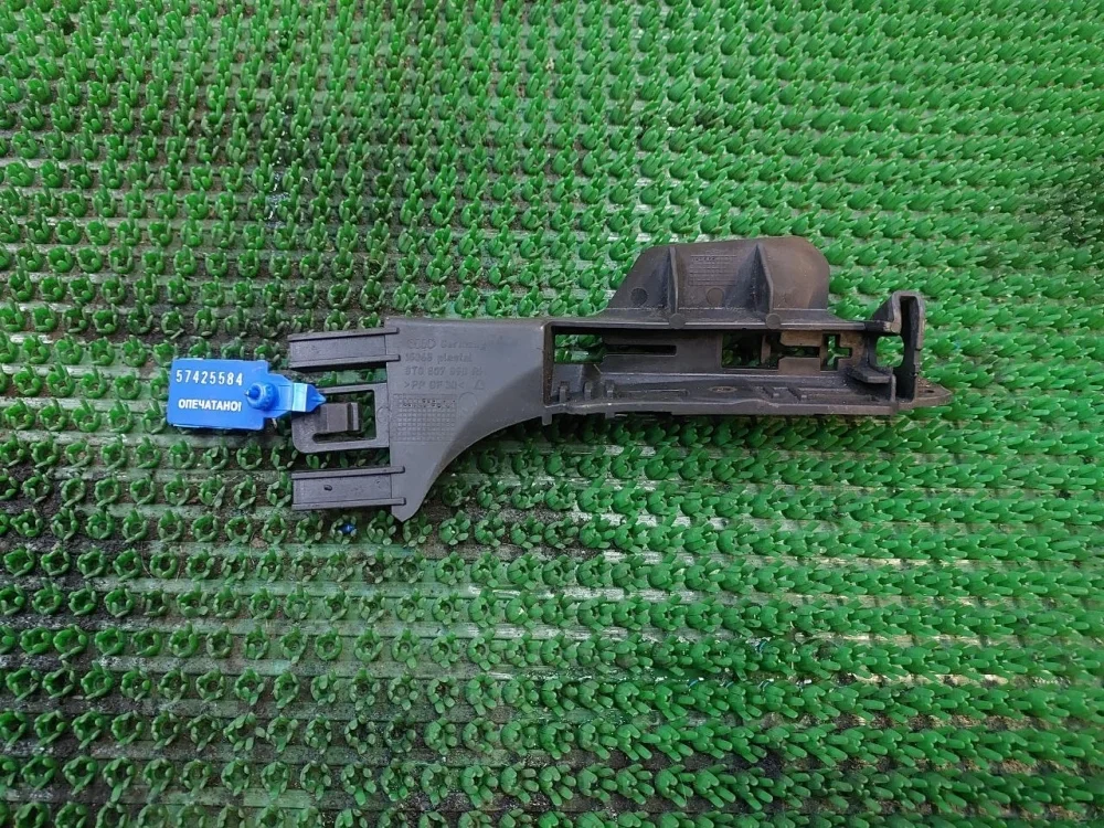 Кронштейн заднего бампера правый Audi A5 I (2007—2011)