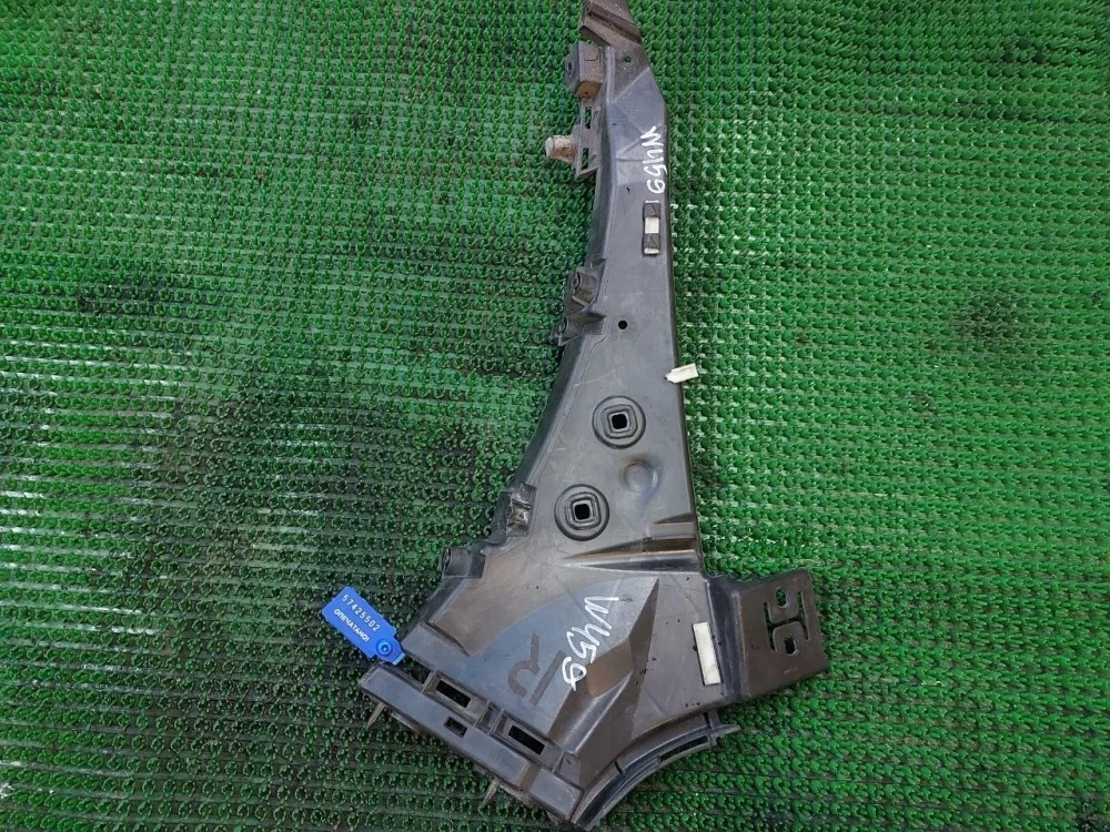 Кронштейн переднего бампера правый Audi Q7 4L (2005—2009)