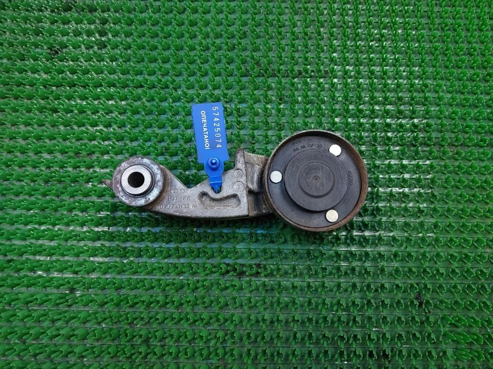 Натяжитель приводного ремня Audi Q7 4L (2005—2009)