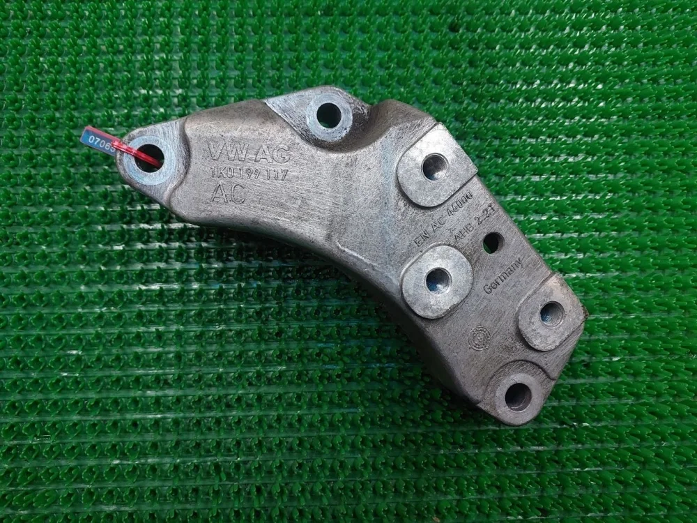 Кронштейн АКПП Audi A3 8P рестайлинг 2 (2008—2013)