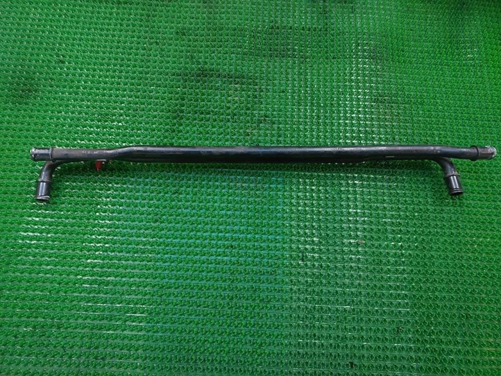 Трубка системы охлаждения Audi A8 D3 (2002—2005)