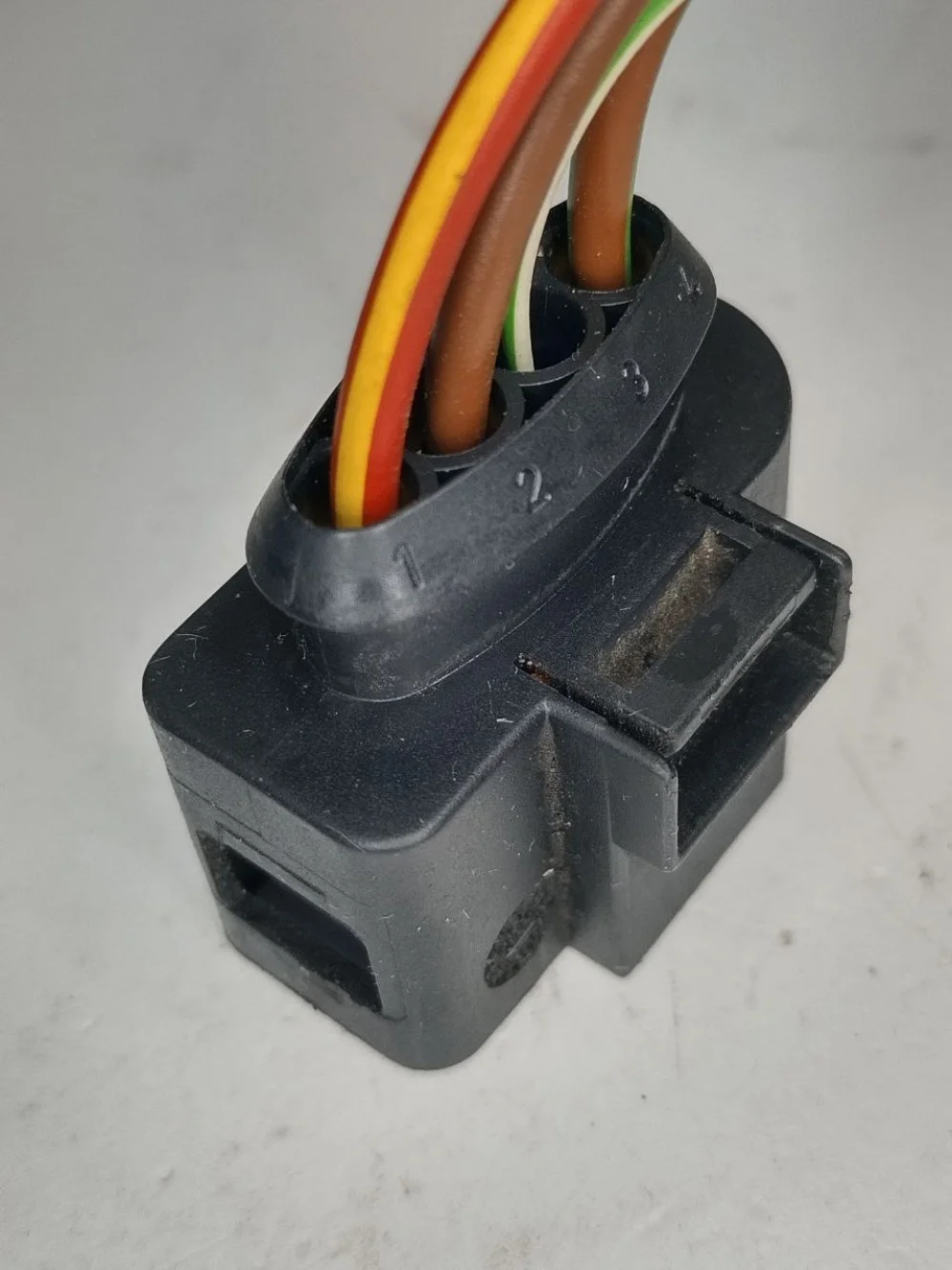 Разъем Audi A4 B8 (2007—2012)