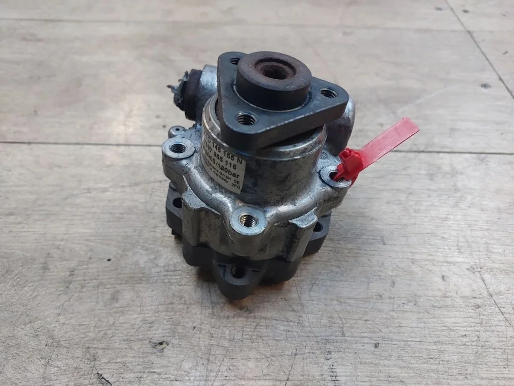 Насос гидроусилителя Audi A8 D3 (2002—2005)