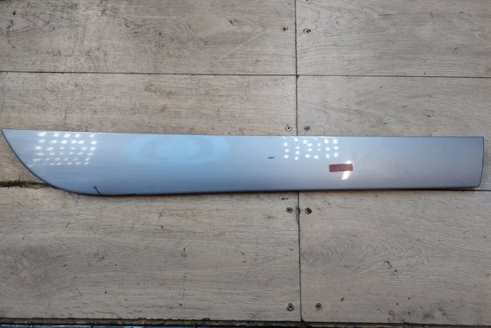 Молдинг задней правой двери Audi A6 C6 (2004—2008)