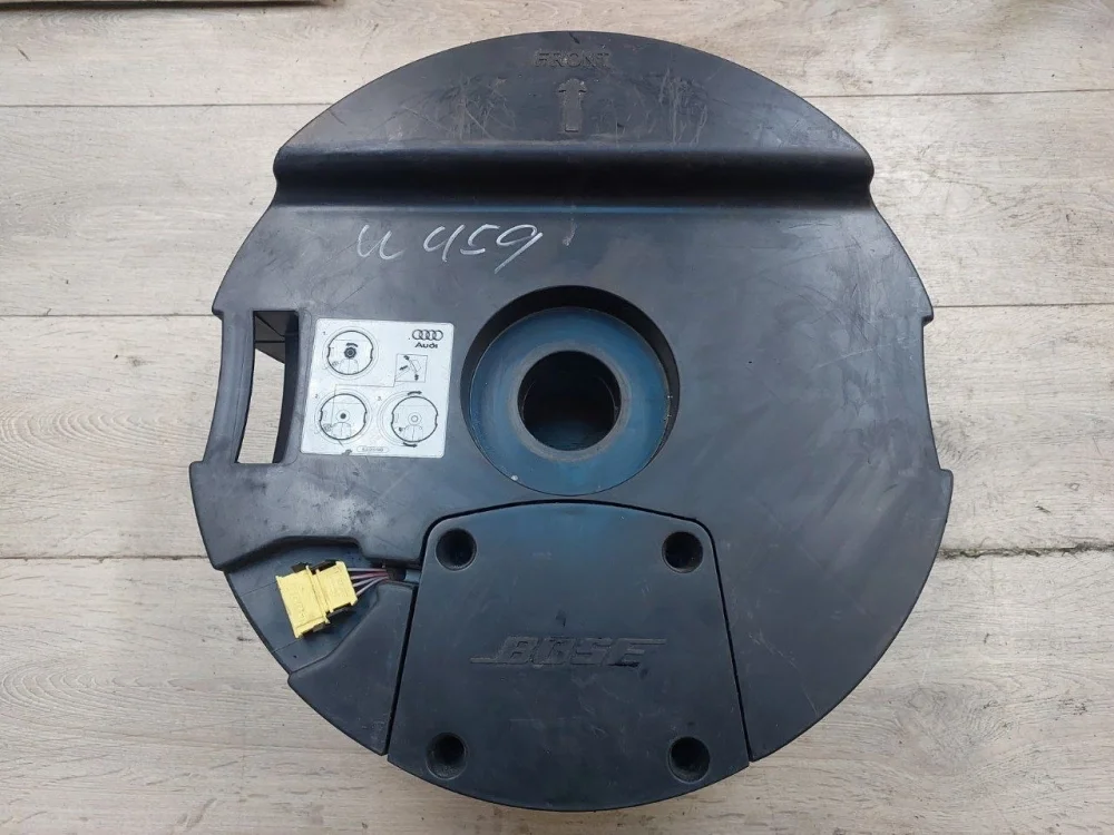 Сабвуфер Audi Q7 4L (2005—2009)