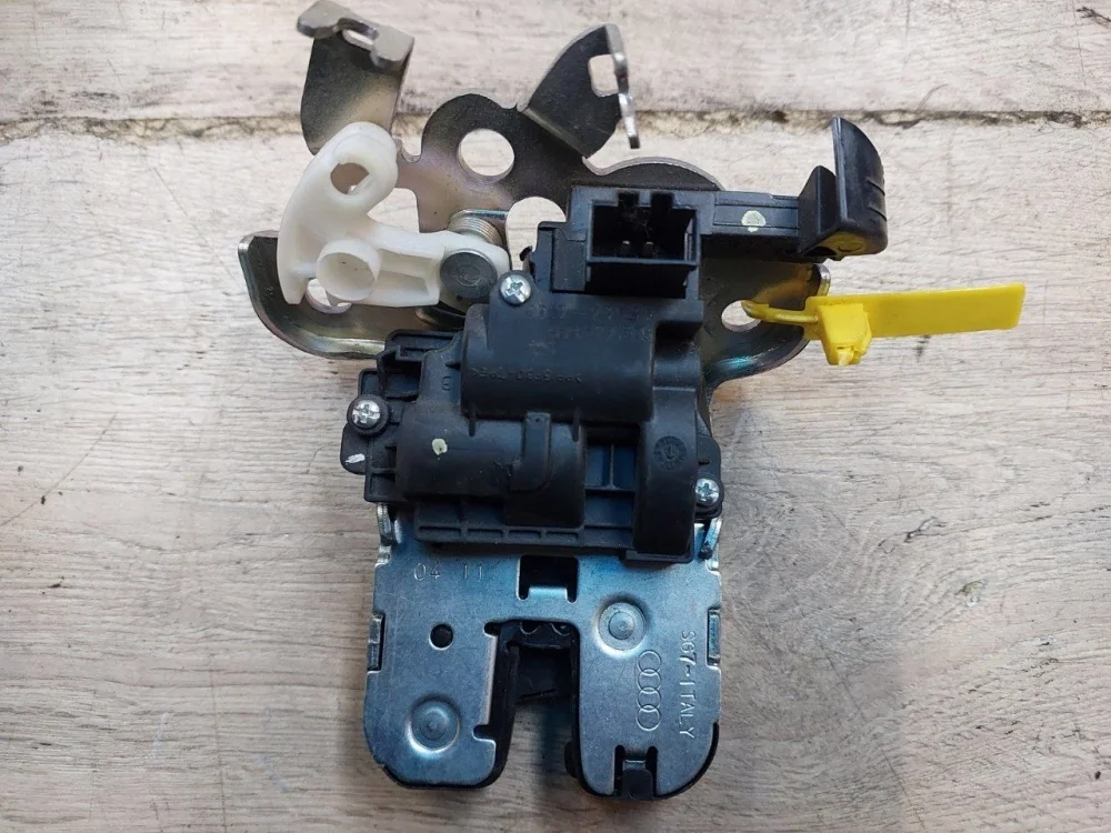 Замок крышки багажника Audi A8 D4 (2010—2014)